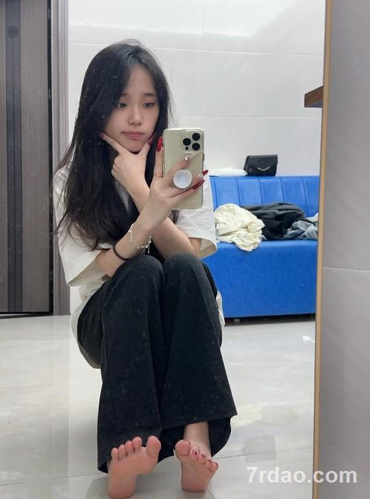 喜欢力大且风趣的-夜上海论坛